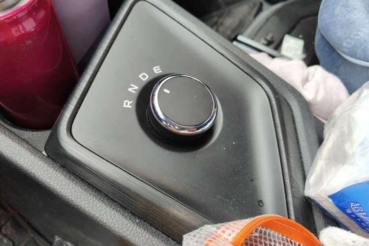 Used CHANGAN KAICHENG Ruixing EM60 2025 Model, Elite Type, 6 Seats, 300 km, Liftgate
