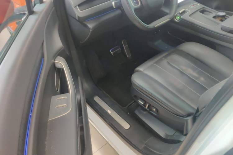 Used Nio ES8 2024 75 kWh Driver Seat