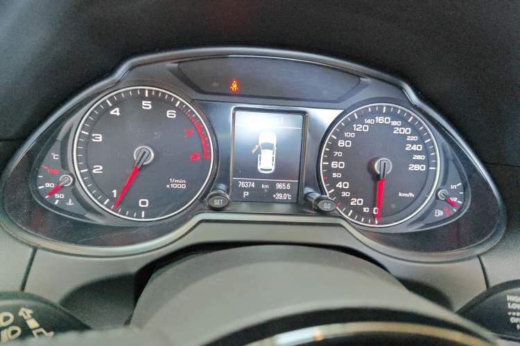 Used Audi Q5 2018 Collector's Edition 40 TFSI Technology Model
