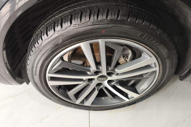 Used Audi Q5L 2022 40T Fashionable and Dynamic Model
