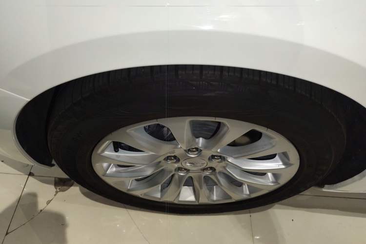 Used Cadillac XTS 2018 28T Elite Edition Left Front Wheel Hub