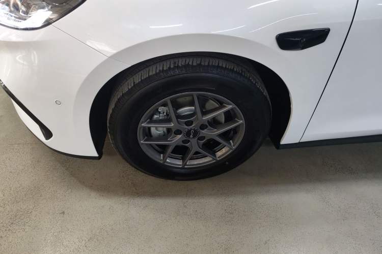 Used BYD Seal 06 New Energy 2025 DM-i Smart Drive 80KM Luxury Model Left Front Wheel Hub