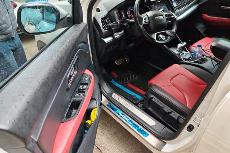 Used Haval H2s 2017 Blue Label 1.5T Dual-Clutch Luxury Model
