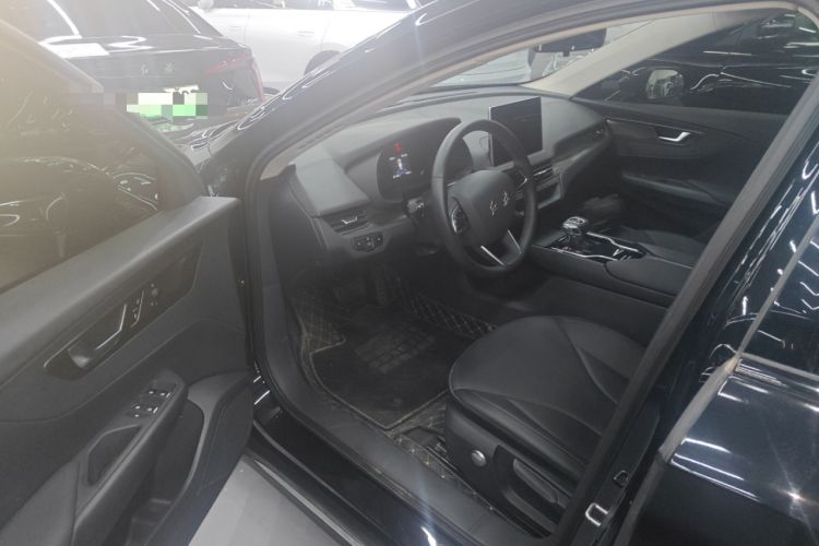 Used Hongqi E-QM5 2022 431 km Charge & Enjoy Edition Driver Seat