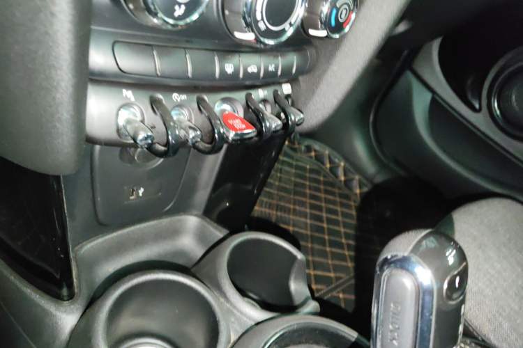 Used MINI MINI 2019 1.5T COOPER Classic Edition Five-Door Version