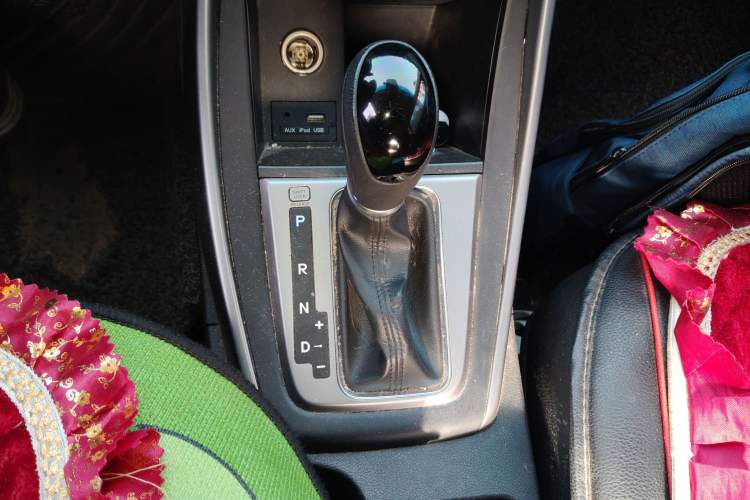 Used Hyundai Elantra (5th Generation / Langdong) 2016 1.6L Automatic Smart Version
