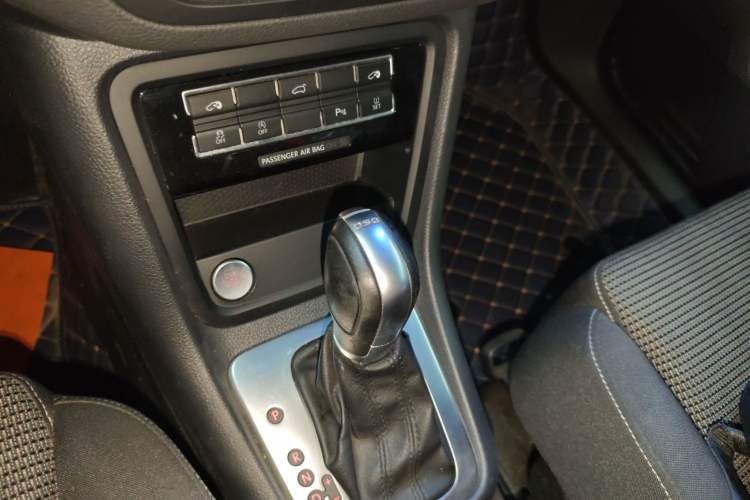Used Volkswagen Sharan 2018 Revised Version 380TSI Comfort Edition 7-Seater Gear Lever