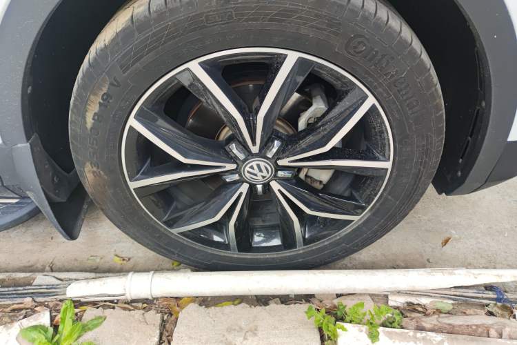 Used Volkswagen Tiguan L 2020 330TSI Automatic Two-Wheel Drive Smart Luxury Edition China VI Standard Right Front Wheel Hub