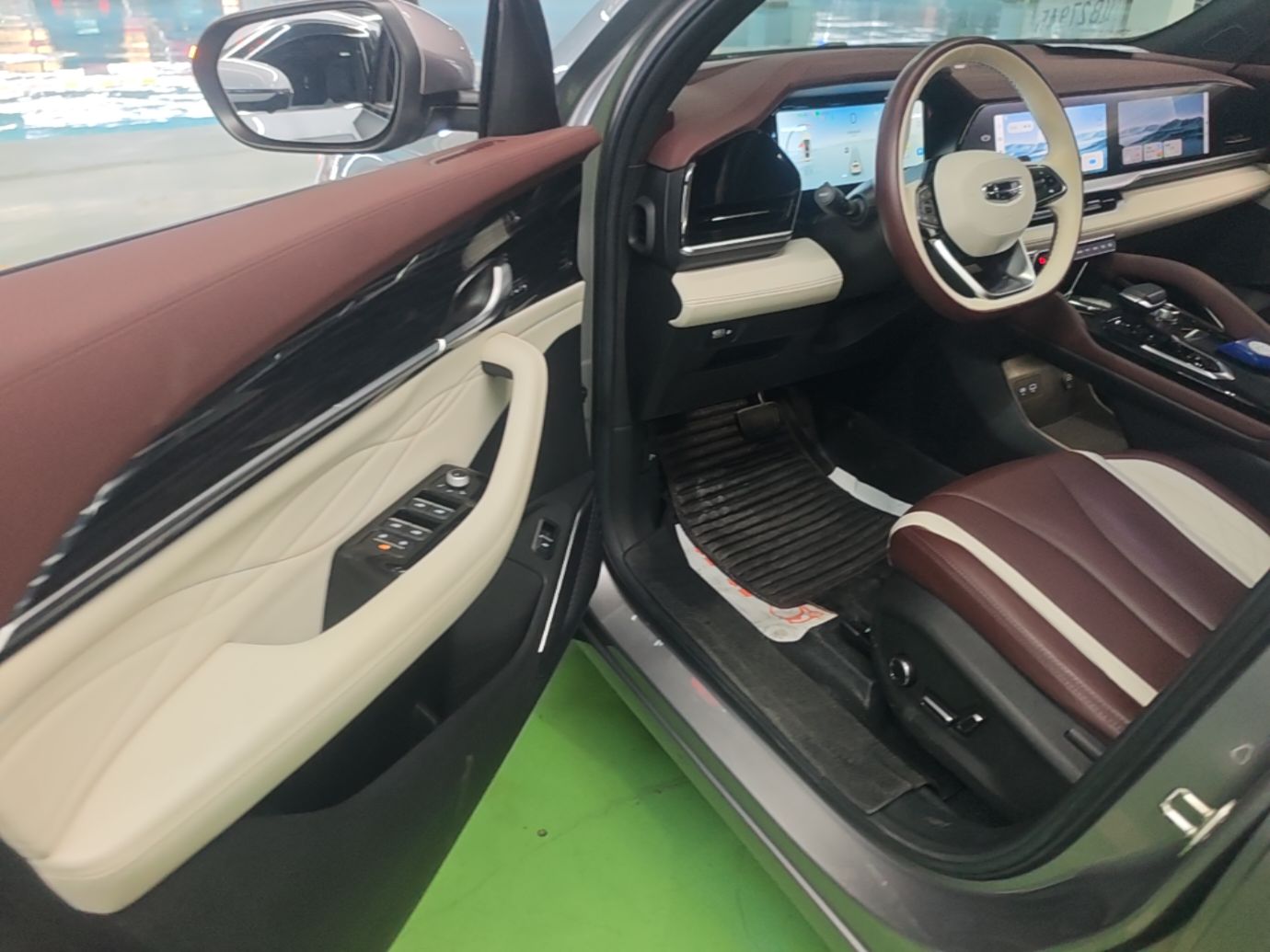Geely Auto Monjaro L 2021 2.0TD DCT EVO Two-Wheel Drive Prestige Version — снимка 18