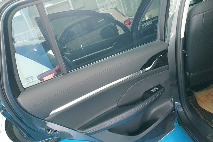 Used Roewe RX5 eMAX 2022 1.5T PHEV Fearless Prestige Edition
