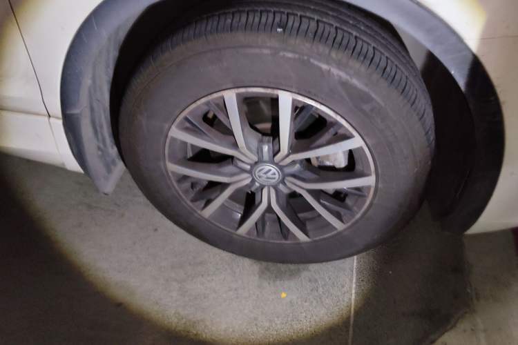 Used Volkswagen Tiguan L New Energy 2019 430 PHEV Hybrid Flagship Model Right Front Wheel Hub