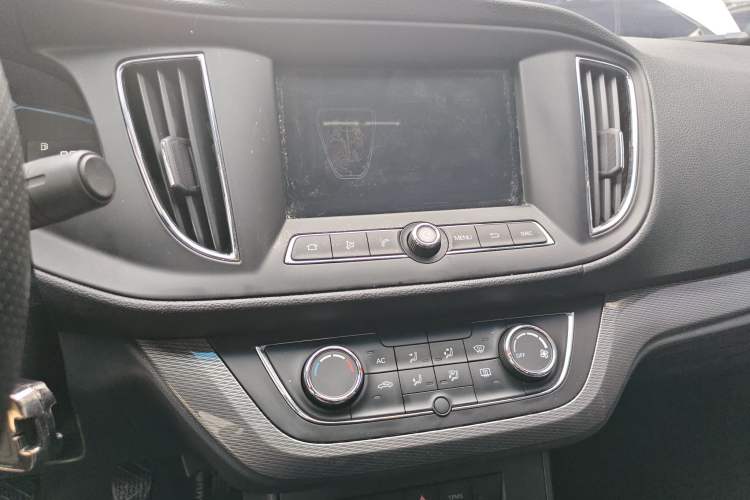 Used Roewe 360 2015 1.5L Manual Luxury Edition Audio And AC Panel