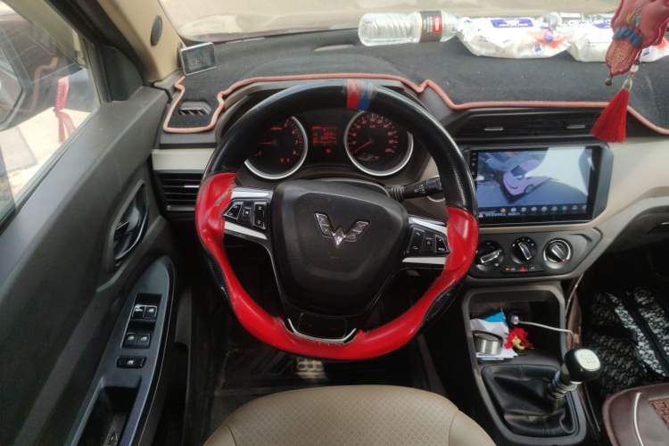 Used Wuling Hongguang 2019 1.5L S Standard Version China VI LAR