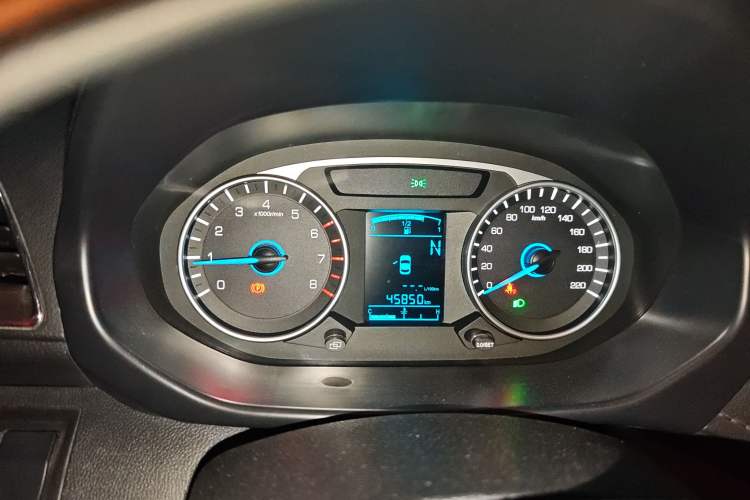 Used FAW Yingzhi G5 2016 1.5L CVT Elite Edition Instrument Cluster