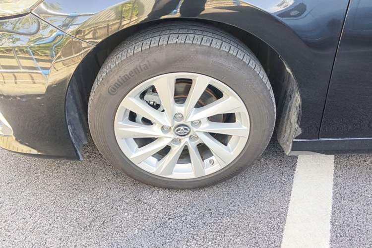 Used Toyota Camry 2021 2.0G Luxury Edition
