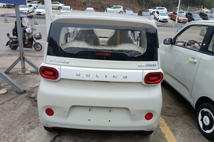 Used Wuling Hongguang MINIEV 2024 3rd Generation 215km Youth Edition Rear