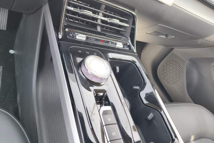 Used Wuling Xingguang 2024 Co-Creation Edition 510 Advanced Model
