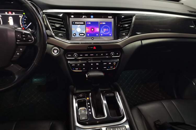 Used GAC Trumpchi GS8 2017 320T Two-Wheel Drive Luxury Smart Connectivity Version (7 Seats)