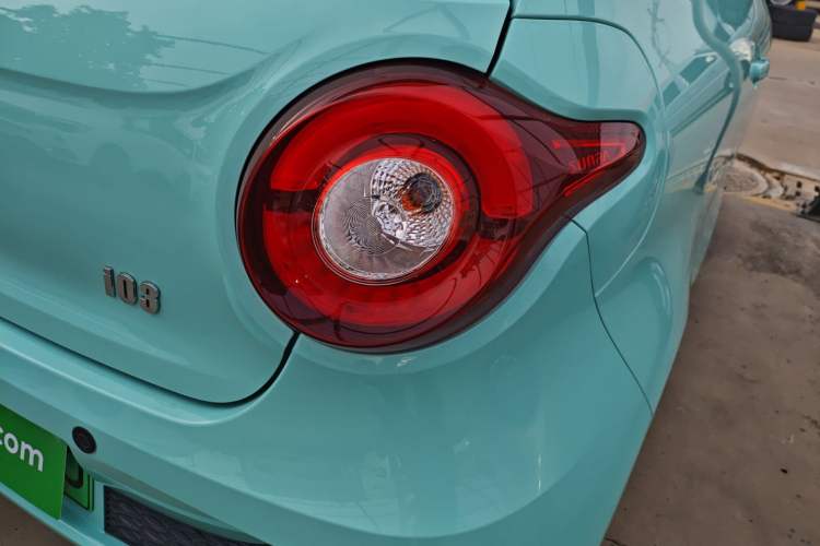 Used Brilliance Xinri i03 2022 Youth Edition 31.45 kWh Exterior 3