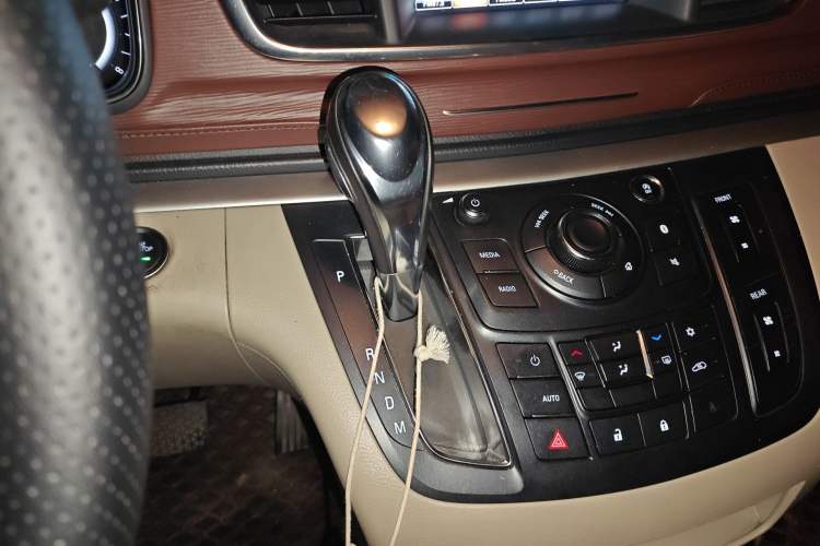 Used Buick GL8 2018 28T Luxury Model China VI Standard
