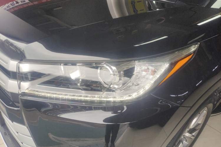 Used Toyota Highlander 2018 2.0T Two-Wheel Drive Elite Edition 7 Seats China VI Standard
