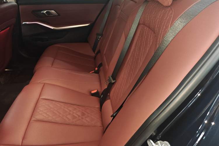 Used BMW i3 2024 eDrive 35 L
