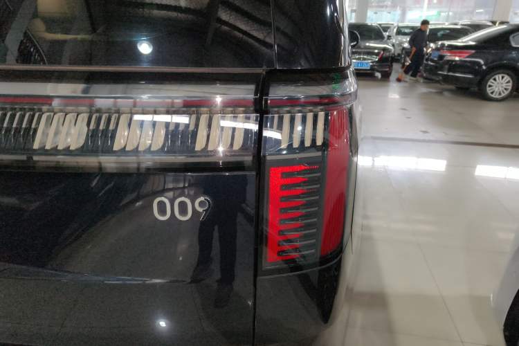 Used Zeekr 009 2022 WE Edition Right Rear Taillight