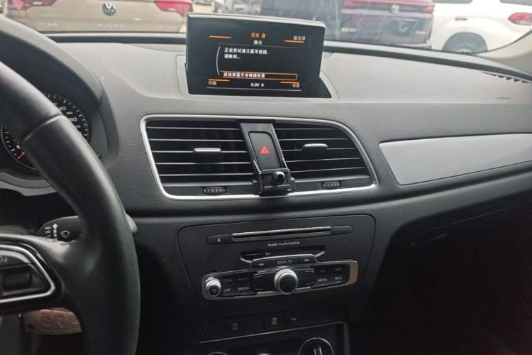 Used Audi Q3 2018 30th Anniversary Edition 30 TFSI Fashion Model Audio And AC Panel