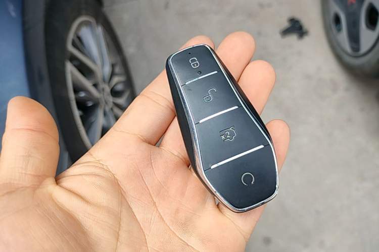 Used BYD Qin PLUS 2024 Honor Edition EV 420KM Leading Model Vehicle Key