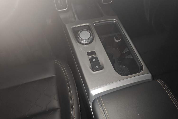 Used Haval DARGO 2024 2.0T DCT Chinese Rural Dog Edition Gear Lever