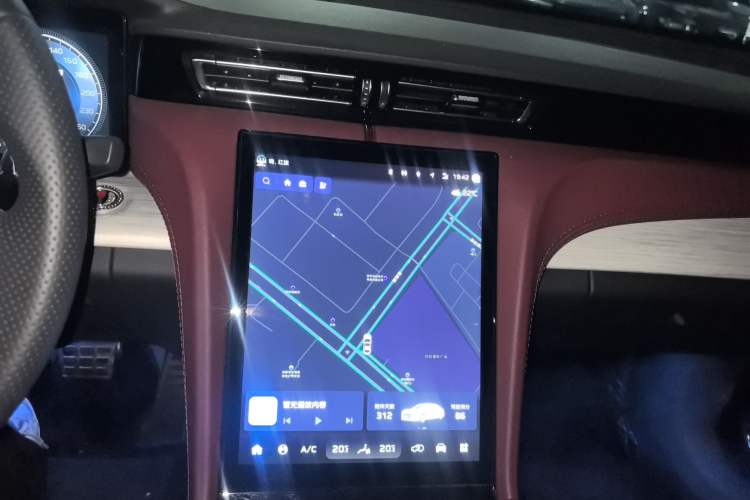 Used Hongqi H5 PHEV 2025 130 Super Hybrid Version Audio And AC Panel