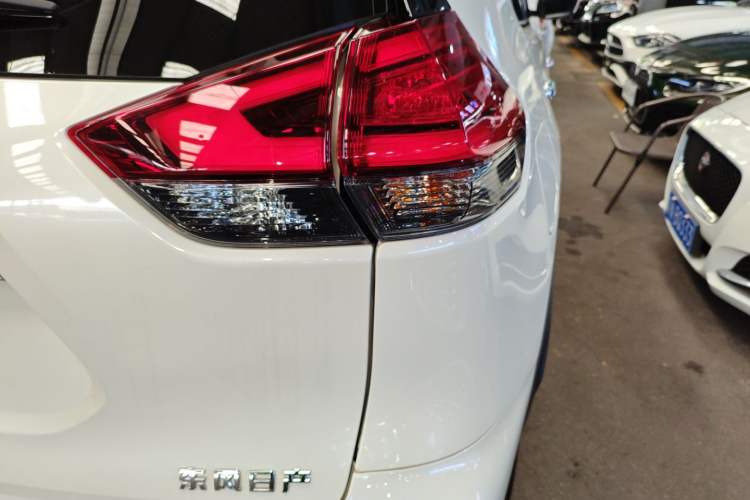 Used Nissan X-Trail 2023 Classic 2.0L Two-Wheel Drive Smart Connect & Comfort Edition Right Rear Taillight