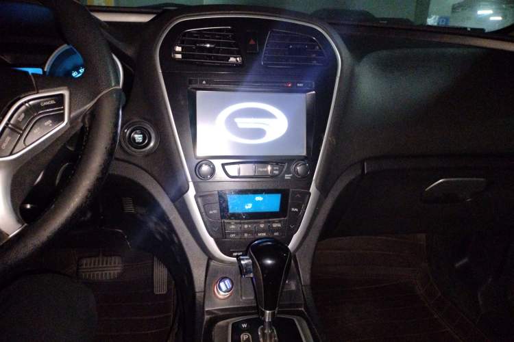 Used GAC Trumpchi GS5 2013 1.8T Automatic Two-Wheel Drive Luxury Edition
