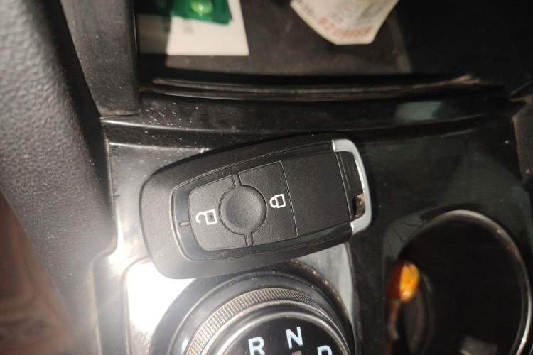 Used Ford Escape 2020 EcoBoost 245 Two-Wheel-Drive Comfort Edition Vehicle Key