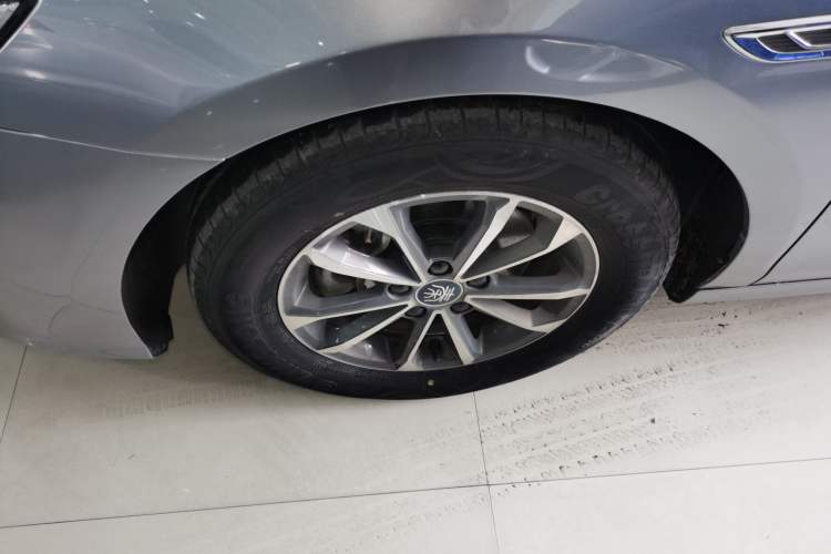 Used BYD Qin PLUS 2023 Champion Edition DM-i 55KM Leading Model Left Front Wheel Hub