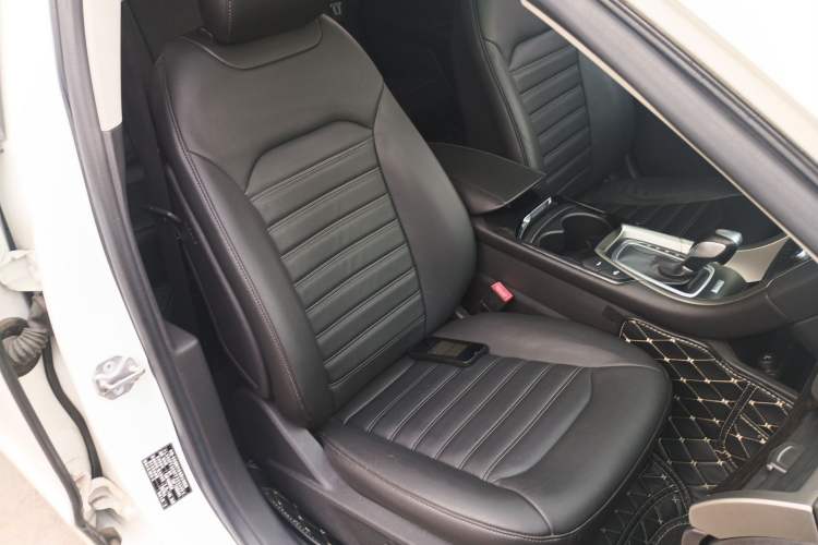 Used Ford Mondeo 2013 2.0L GTDi 200 Luxury Model Right Front Seat