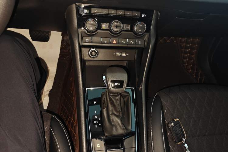 Used Skoda Karoq 2020 TSI280 Luxury Smart Edition China VI Standard
