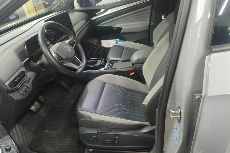 Used Volkswagen ID.4 CROZZ 2022 Long-Range PRO Edition Left Front Seat