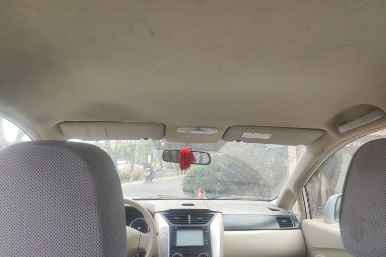 Used Venucia D50 2012 1.6L Manual Comfort Edition