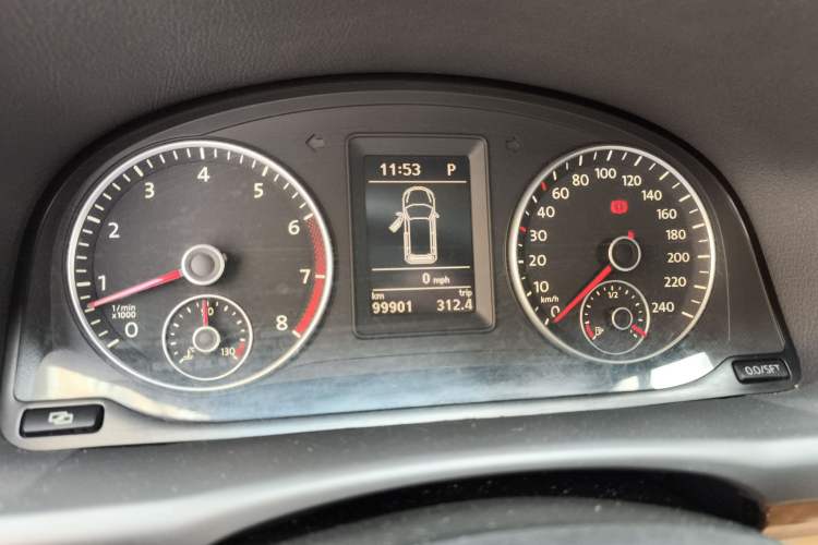 Used Volkswagen Touran 2011 1.4T DSG ZhiZhen Edition 5 Seats Instrument Cluster