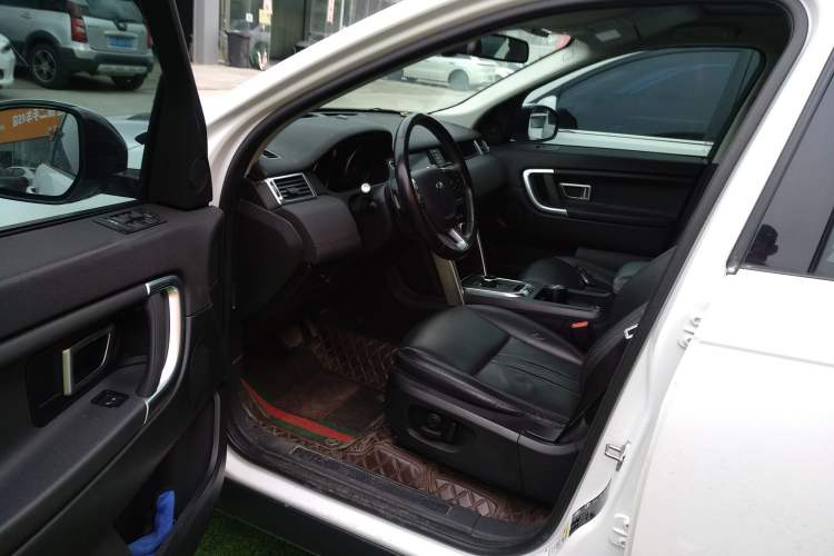 Used Land Rover Discovery Sport 2019 240 PS SE Version China VI Standard Left Front Seat