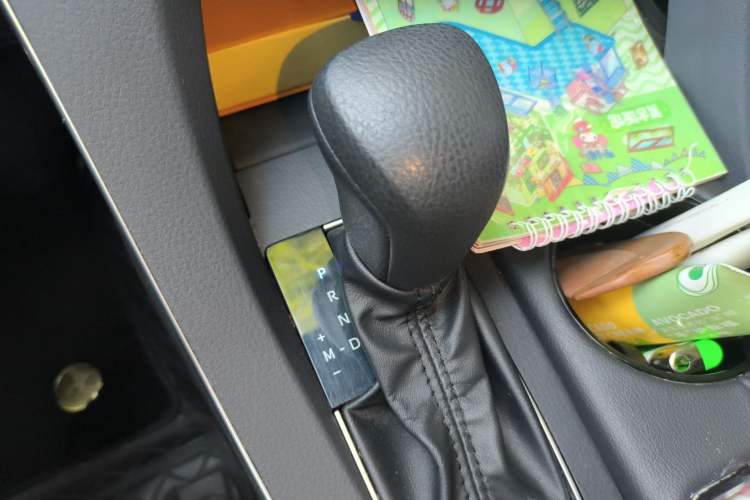 Used Toyota Avalon 2019 2.0L Ambition Edition China VI Gear Lever