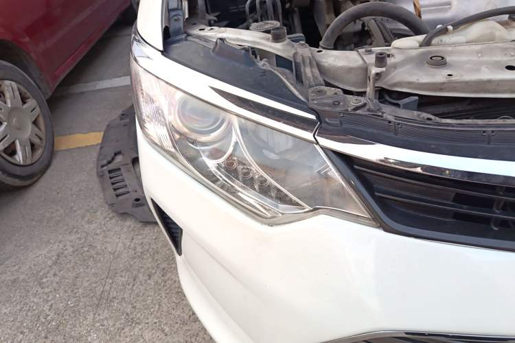 Used Toyota Camry 2015 2.0E Elite Edition Right Front Headlight