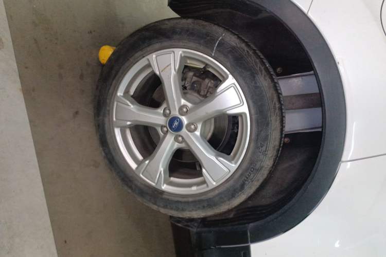 Used Ford Kuga 2017 EcoBoost 180 Two-Wheel-Drive Platinum Edition
