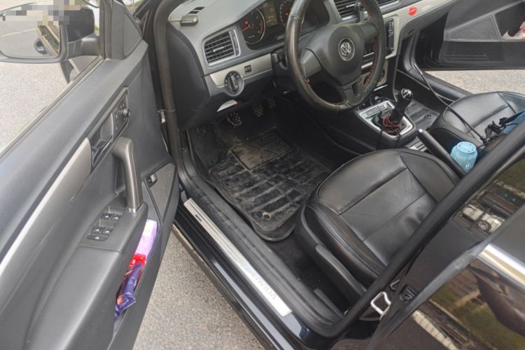 Used Volkswagen Lavida 2013 Restyled Classic 1.6L Manual Comfort Edition