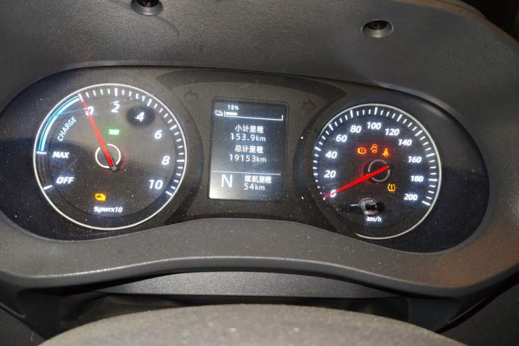 Used Wuling Yangguang 2024 300KM Comfort Version Passenger Van 75kW
