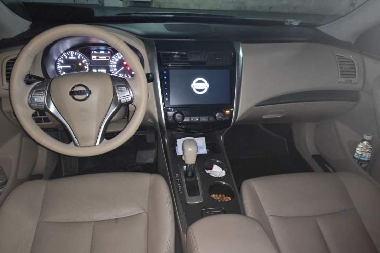 Used Nissan Teana 2016 2.0L XE Fashion Edition Center Console