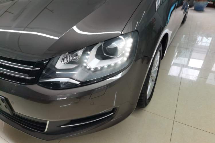 Used Volkswagen Sharan 2018 380TSI Luxury 7-Seater Left Front Headlight