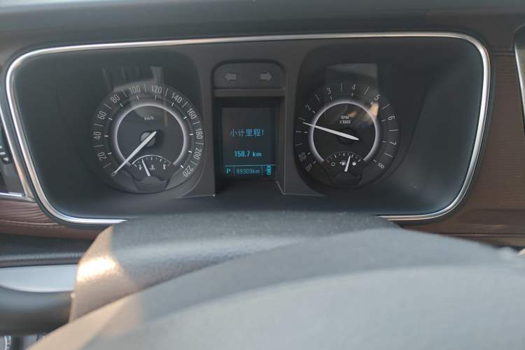 Used Buick GL8 2018 28T Luxury Model China VI Standard
