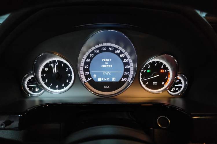 Used Mercedes-Benz E-Class 2011 E 260 L CGI Fashion Model